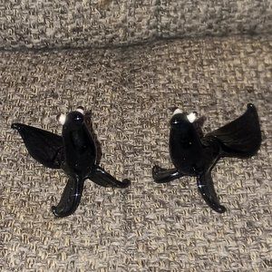 A Pair of Vintage Black Glass Miniature Seal Figurines